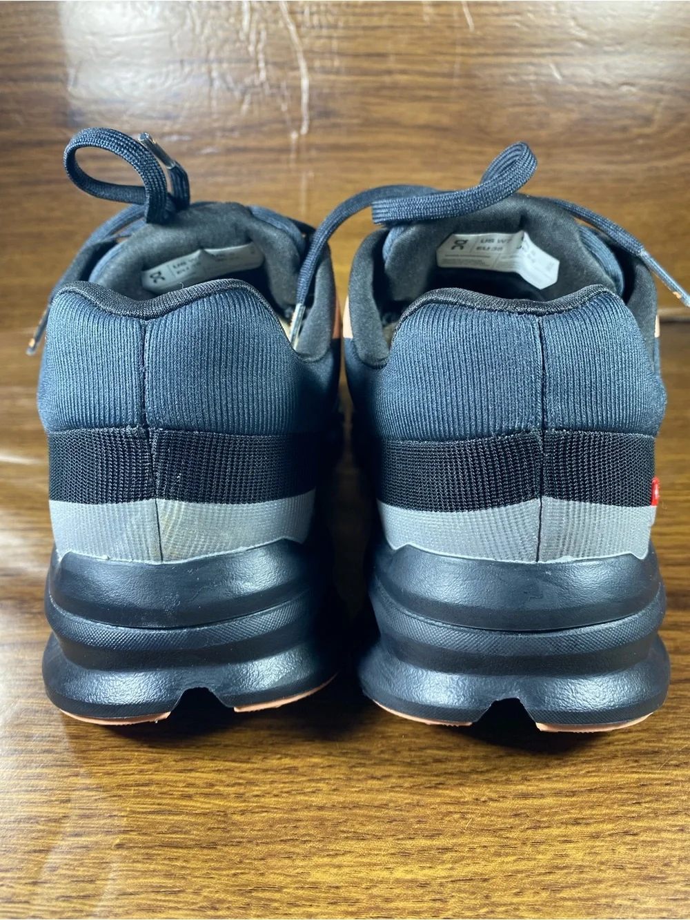 On Cloud Runner waterproof women’s shoe size 7